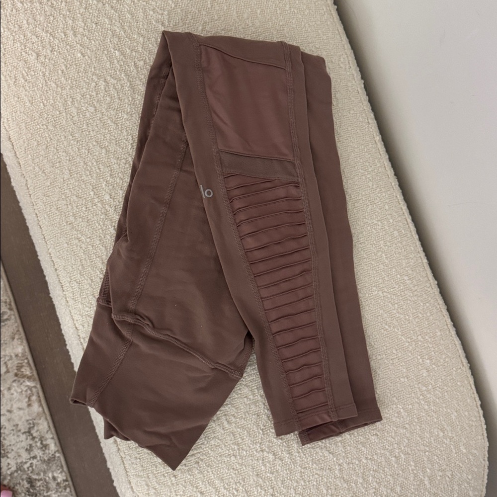 Mauve Leggings with Ruched Detail